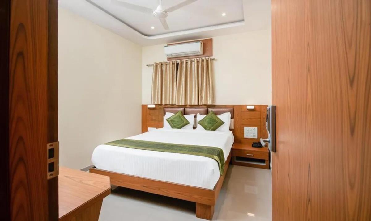 Hotel Volga Plaza Mumbai Ngoại thất bức ảnh